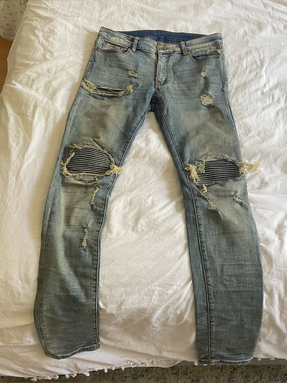 MNML size 33 ripped skinny jeans